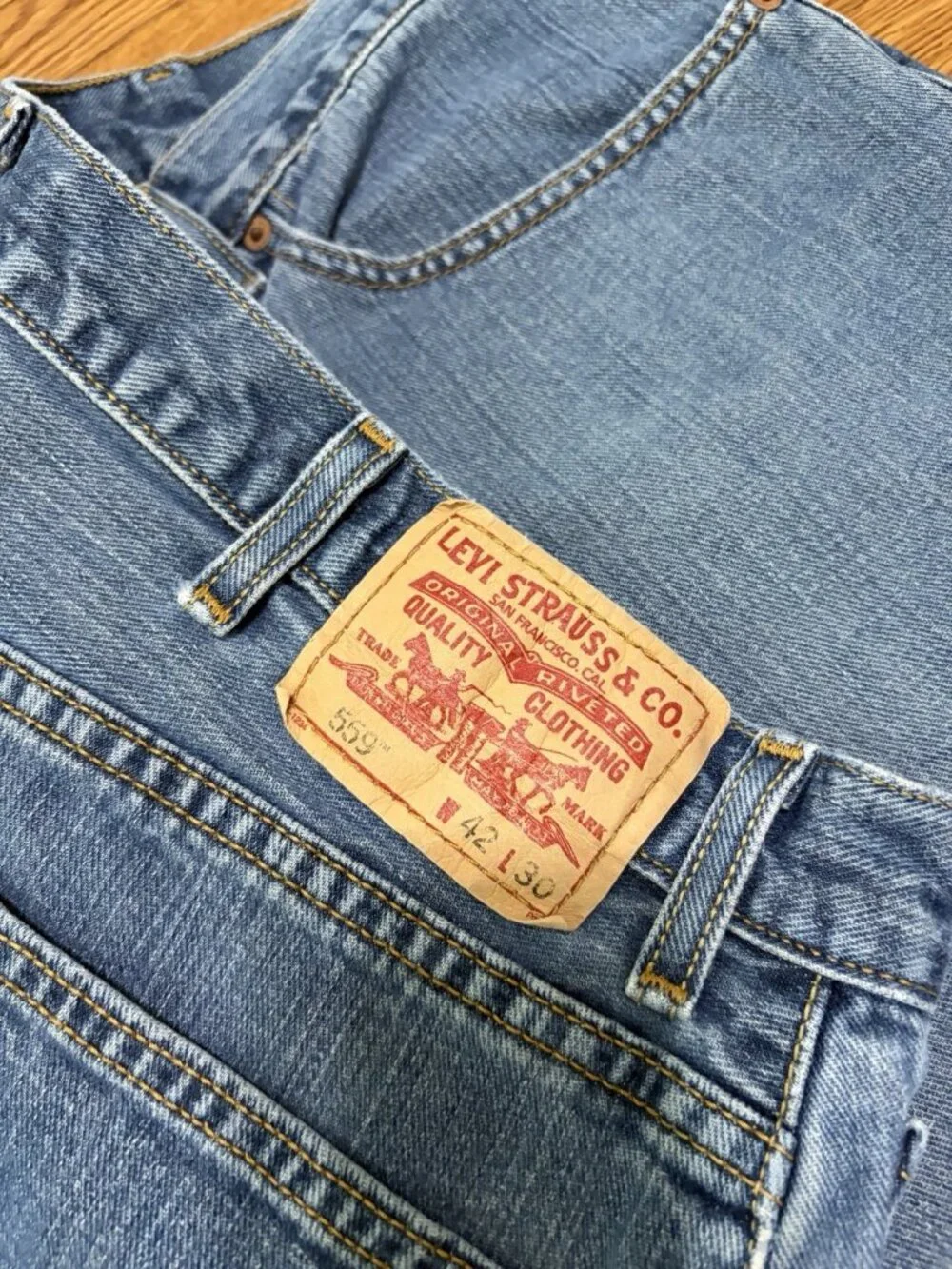 Levis levis 559